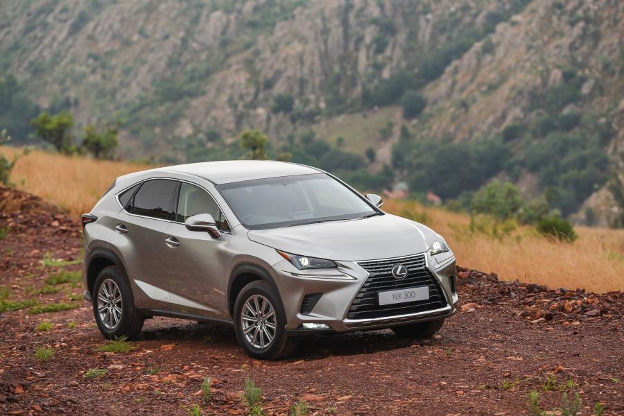  Lexus NX300 2017 года  (ZA) (фото 9 из 27)